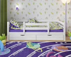 Детская кровать из массива березы Соня-5 (Белый/Лак) в Челябинске - mebel-74.com | фото